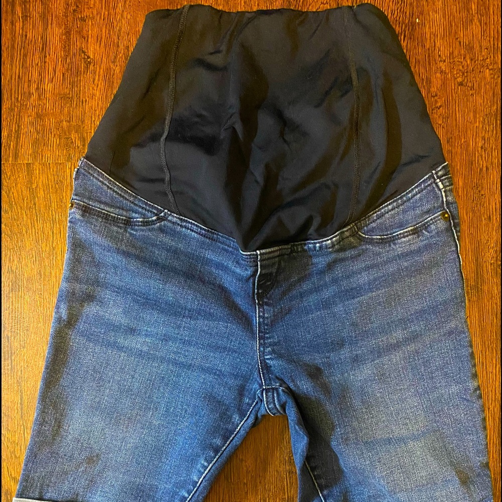 Maternity shorts